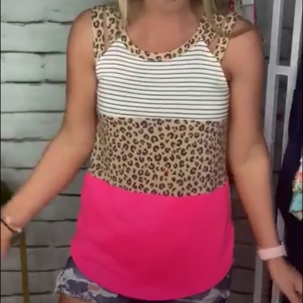 ISO ! Looking for this tank top !!!!